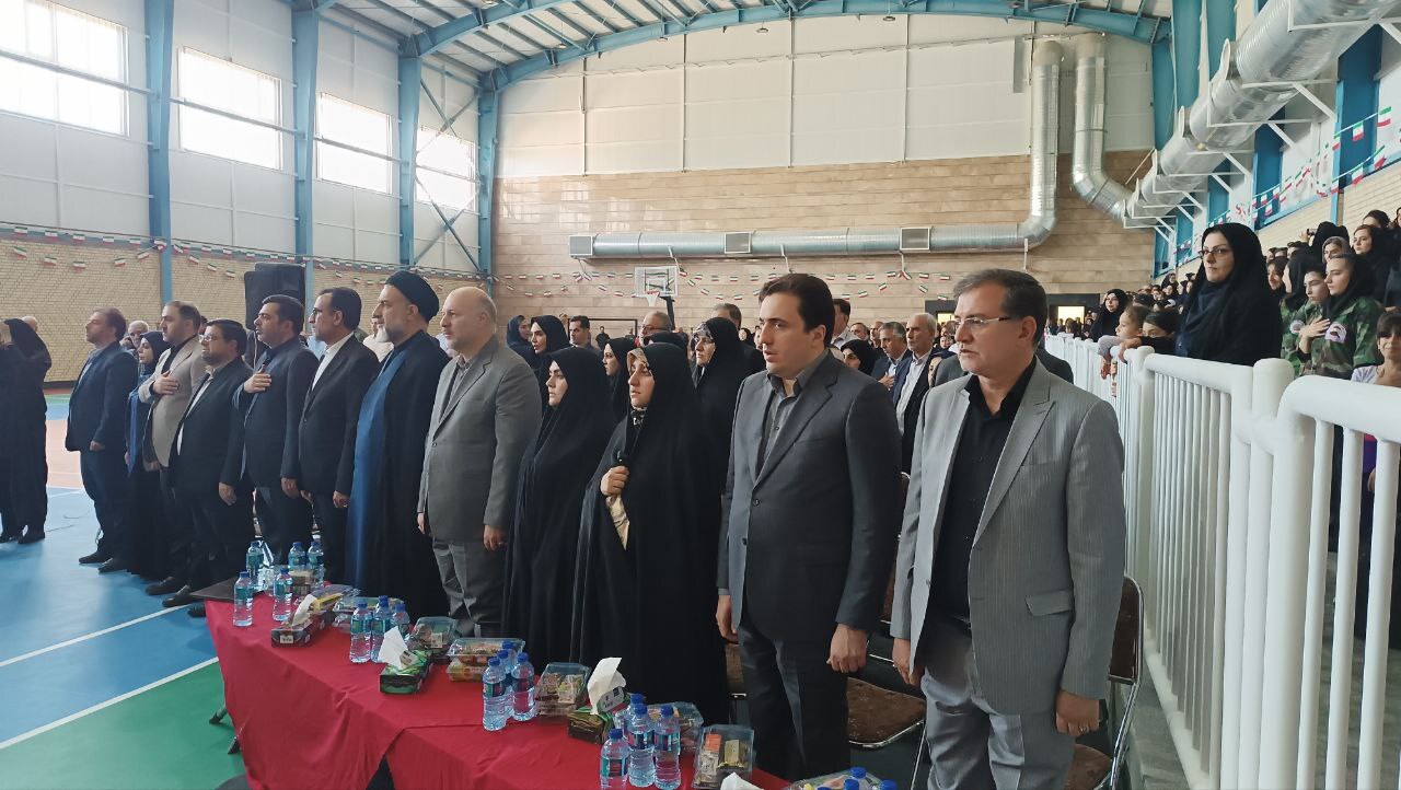 دیدار معاون امور زنان از خانواده شهید حملات ۱۲ روزه