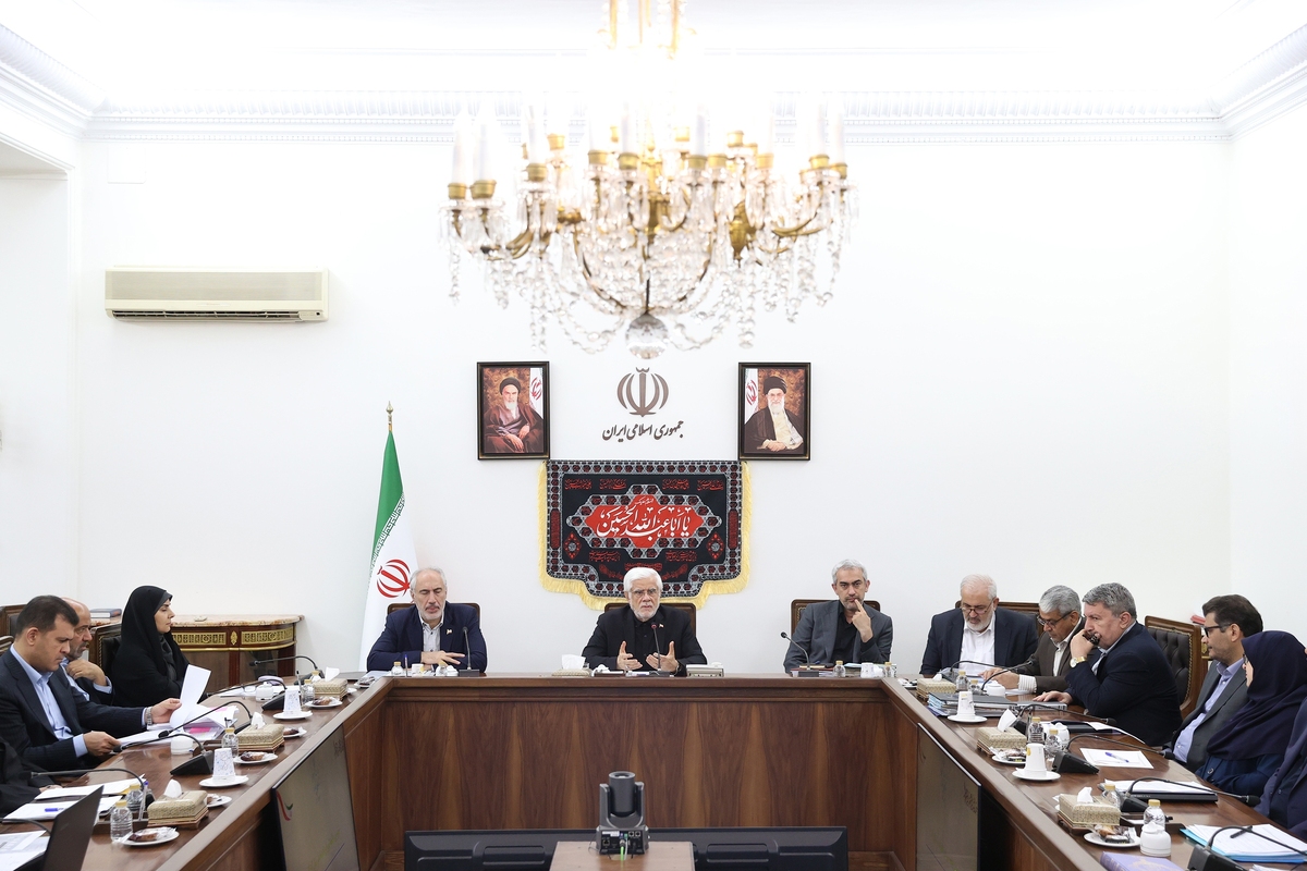 عارف: با کسی به دنبال جنگ نیستیم و با گفت‌وگو مشکلات قابل حل است