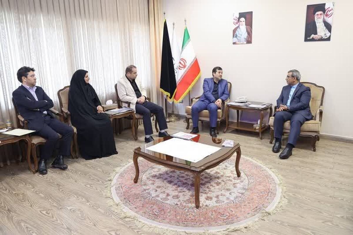 مجموعه ورزشی مهران باید مجموعه‌ای «فاخر» باشد