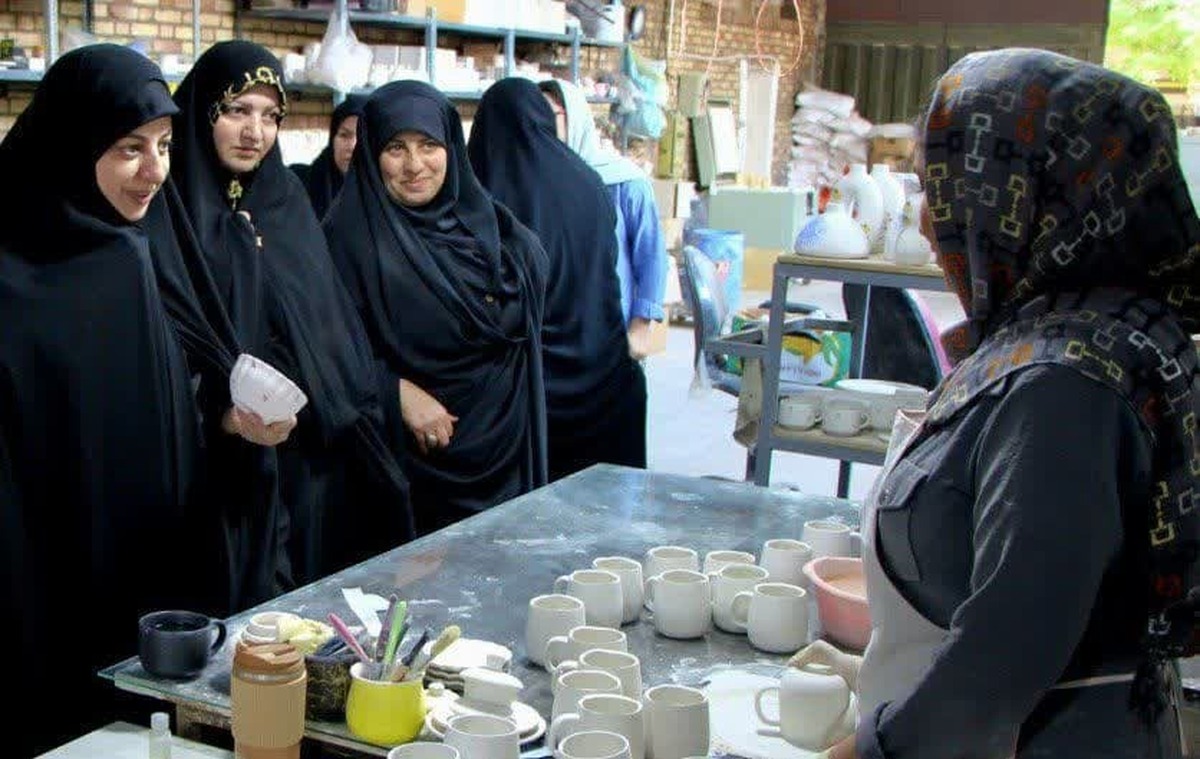 توسعه هنر سفالگری، گامی در جهت اشتغال بانوان و احیای هنرهای صنایع دستی