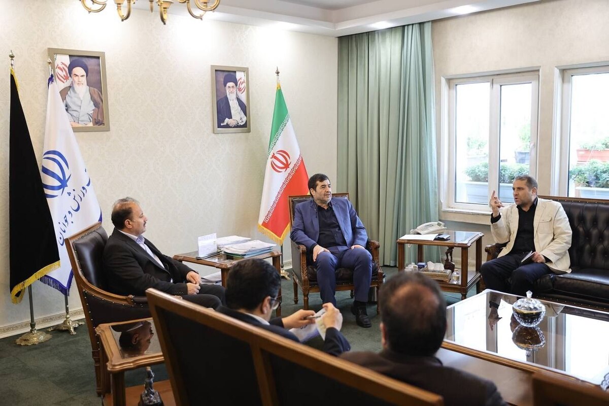 بررسی توسعه زیرساخت‌های ورزشی شهرستان فسا در جلسه وزیر ورزش با نماینده مجلس