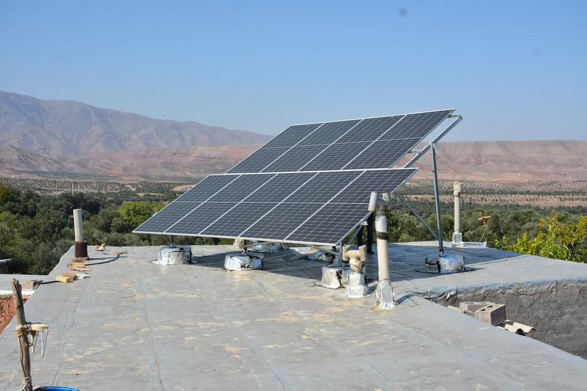 تولید برق با ۶۲ نیروگاه انرژی خورشیدی خانگی در شهرستان بوئین زهرا