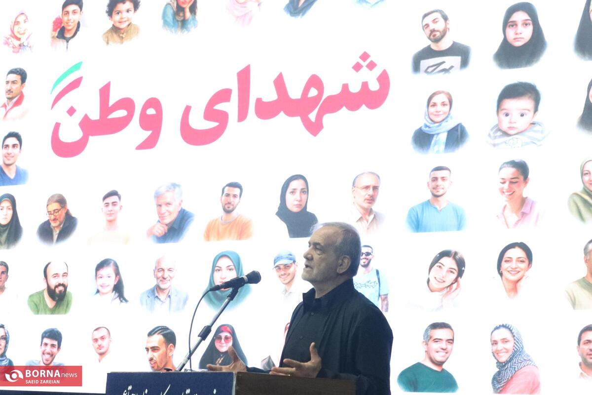 تجلیل از کارکنان وزارت کار با حضور رییس جمهور