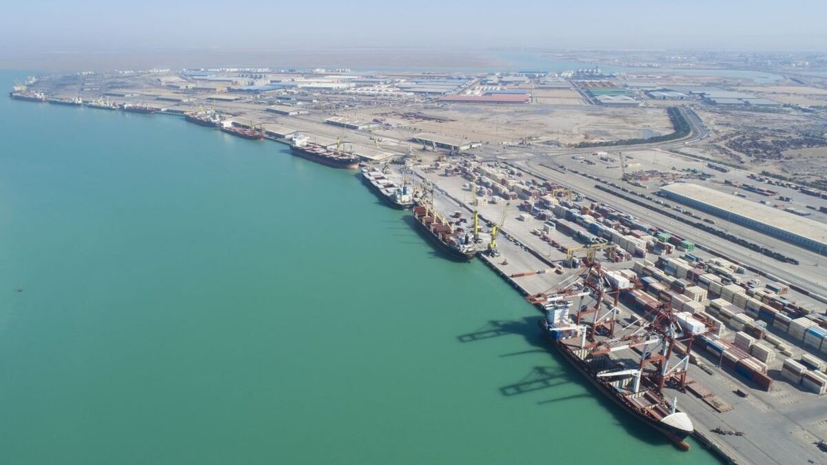 تخلیه ۶ میلیون تن کالاهای اساسی در بنادر کشور طی ۳ ماهه نخست امسال