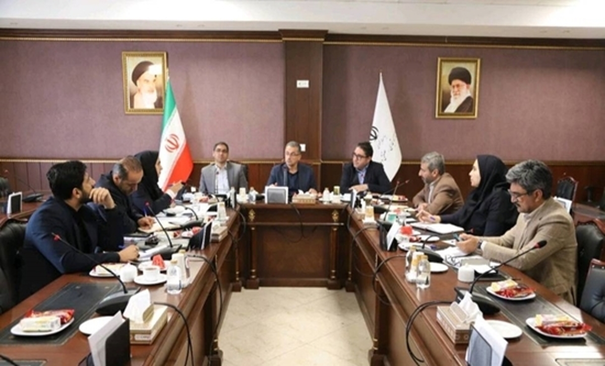 تدوین برنامه‌ای جامع برای تحلیل بازارهای هدف/بهره‌گیری موثر از ظرفیت‌های رایزنان بازرگانی و مراکز تجاری