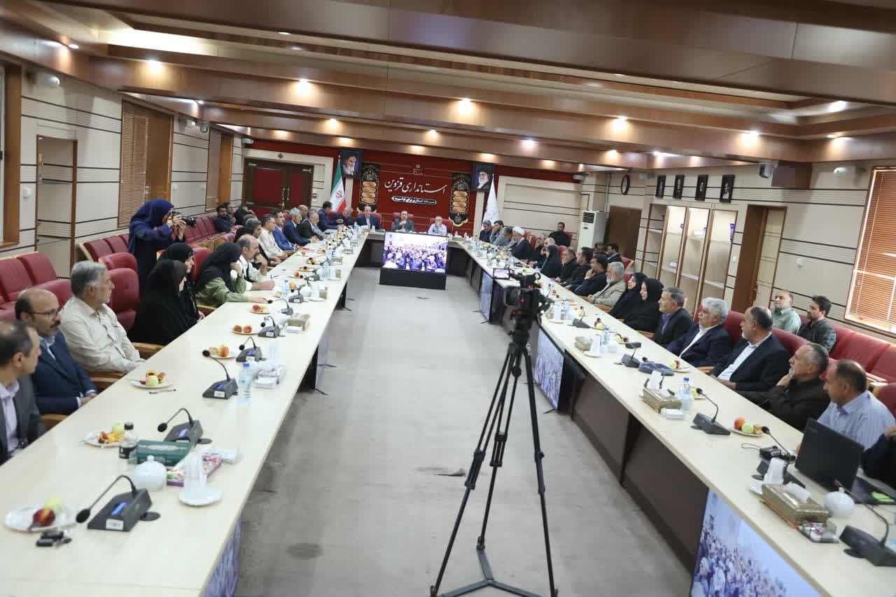 دبیران احزاب سیاسی استان قزوین از اهمیت وحدت و گفتگو با یکدیگر سخن گفتند دبیران احزاب سیاسی استان قزوین از اهمیت وحدت و گفتگو با یکدیگر سخن گفتند