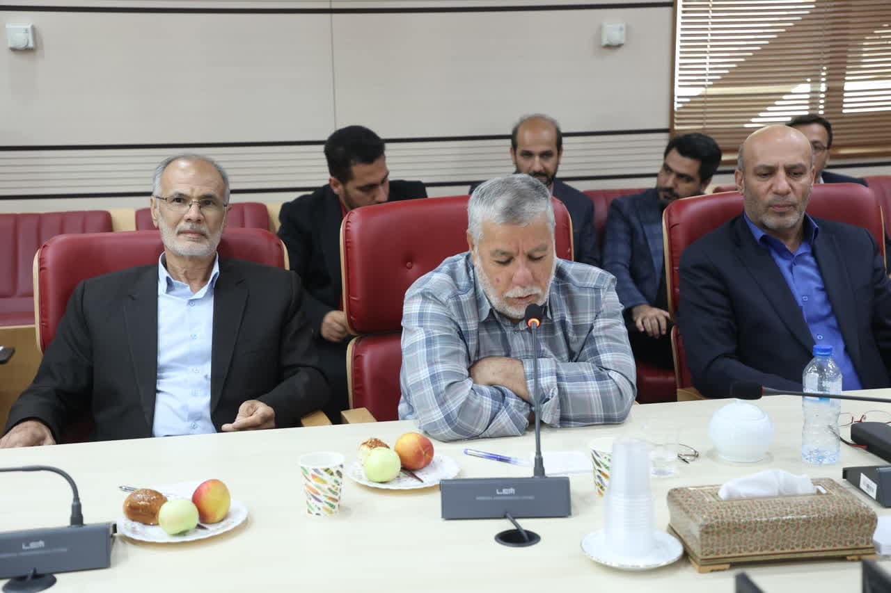 دبیران احزاب سیاسی استان قزوین از اهمیت وحدت و گفتگو با یکدیگر سخن گفتند دبیران احزاب سیاسی استان قزوین از اهمیت وحدت و گفتگو با یکدیگر سخن گفتند