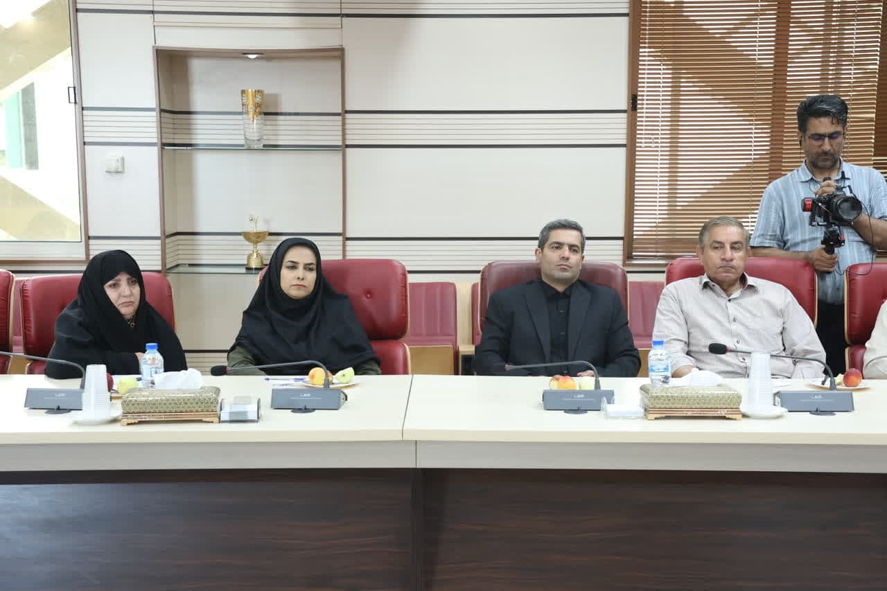 دبیران احزاب سیاسی استان قزوین از اهمیت وحدت و گفتگو با یکدیگر سخن گفتند دبیران احزاب سیاسی استان قزوین از اهمیت وحدت و گفتگو با یکدیگر سخن گفتند