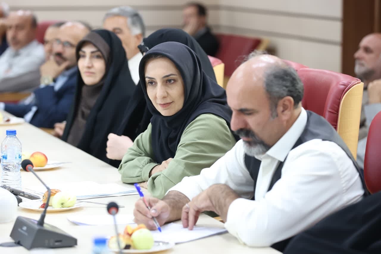 دبیران احزاب سیاسی استان قزوین از اهمیت وحدت و گفتگو با یکدیگر سخن گفتند دبیران احزاب سیاسی استان قزوین از اهمیت وحدت و گفتگو با یکدیگر سخن گفتند