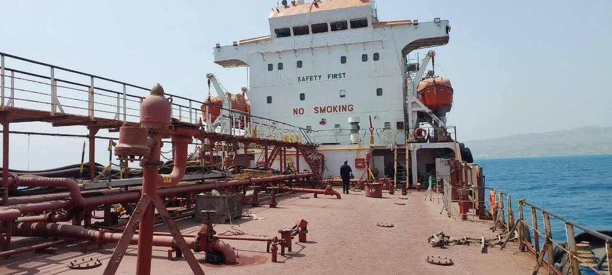 یک کشتی نفتکش خارجی به اتهام حمل ۲ میلیون لیتر سوخت قاچاق در دریای عمان توقیف شد