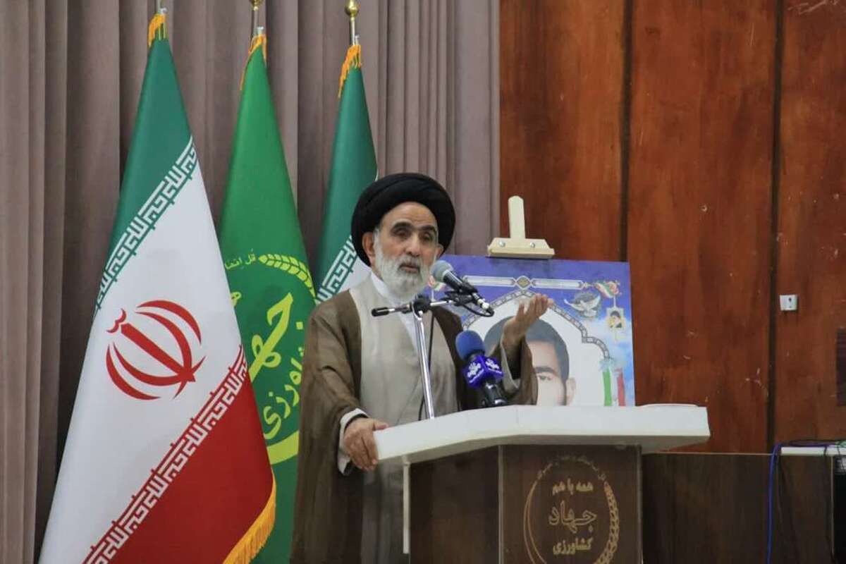 زیر سایه هدایت رهبر انقلاب؛ دشمن نتوانست همدلی و انسجام ملی را خدشه‌دار کند