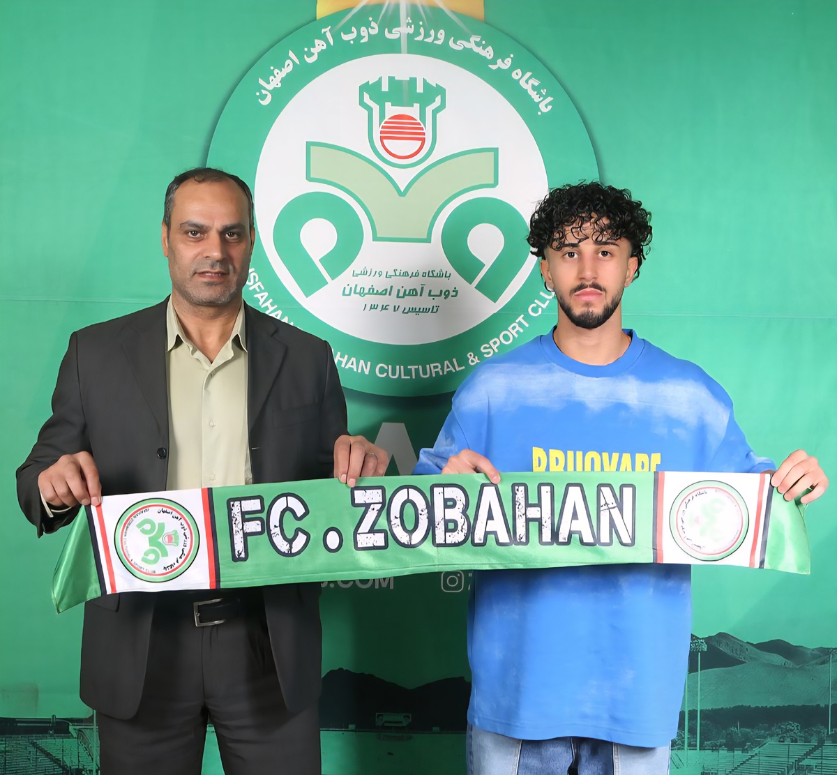 صفری جوان در جمع گاندوها