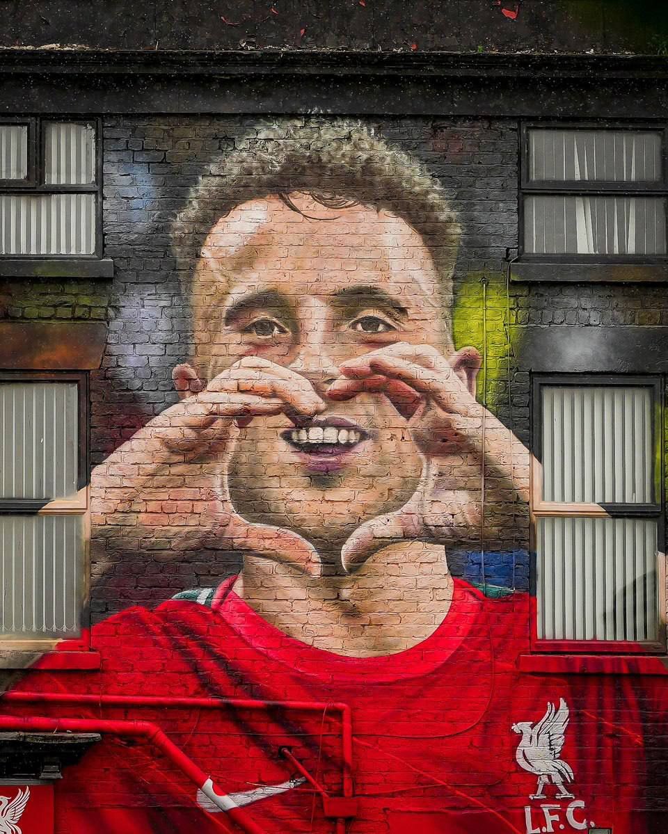 دیوارنگاره‌ای  جالب به یاد دیگو ژوتا+ عکس