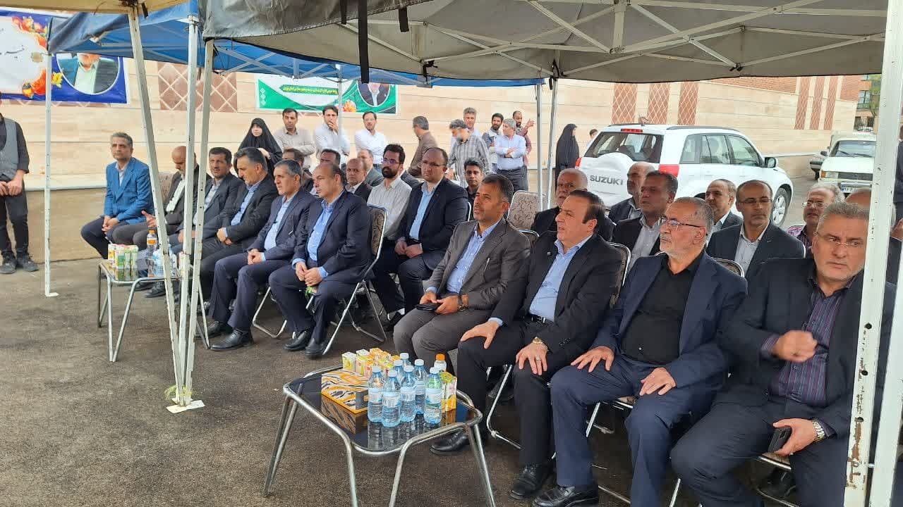 کلنگ مدرسه ۲۴ کلاسه در قزوین به زمین زده شد کلنگ مدرسه ۲۴ کلاسه در قزوین به زمین زده شد