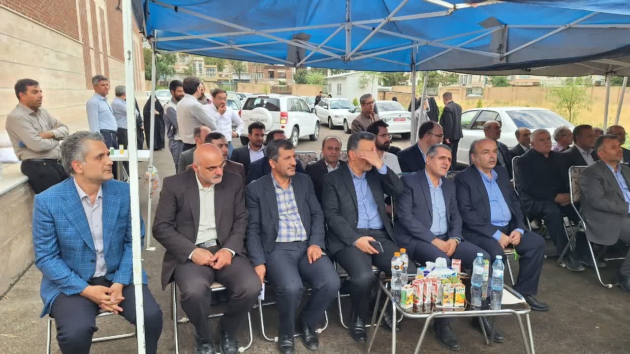 کلنگ مدرسه ۲۴ کلاسه در قزوین به زمین زده شد کلنگ مدرسه ۲۴ کلاسه در قزوین به زمین زده شد