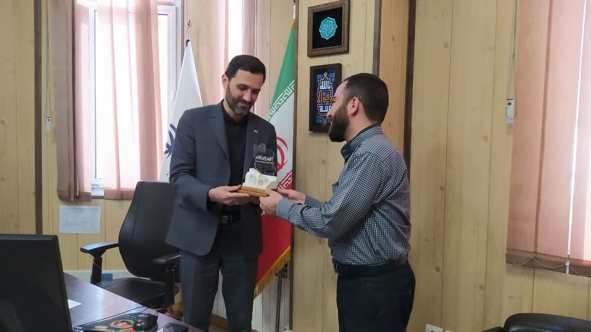 دیدار شورای مرکزی شبکه یاران جوان ایران با مدیرکل ورزش و جوانان اصفهان