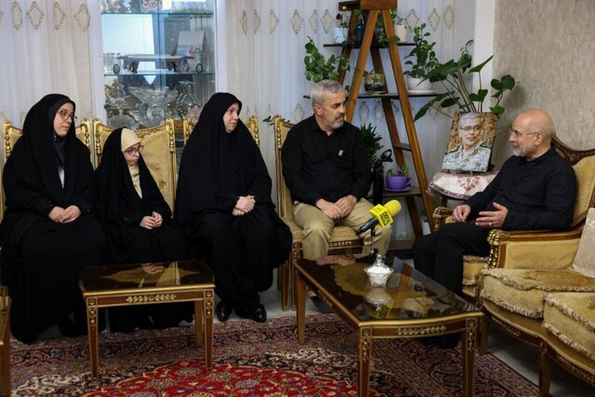 دیدار قالیباف با خانواده شهید باقری