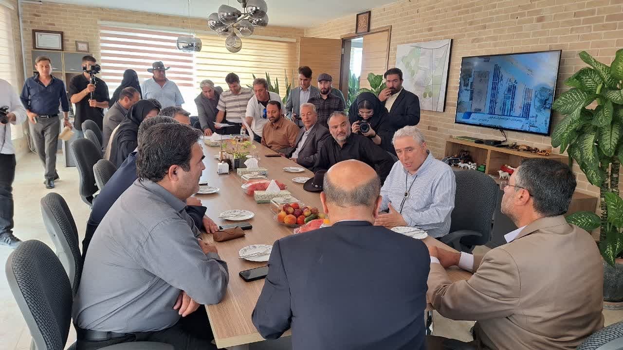 نیروگاه خورشیدی 400 کیلوواتی مزرعه سرو زرع در بویین زهرا افتتاح شد