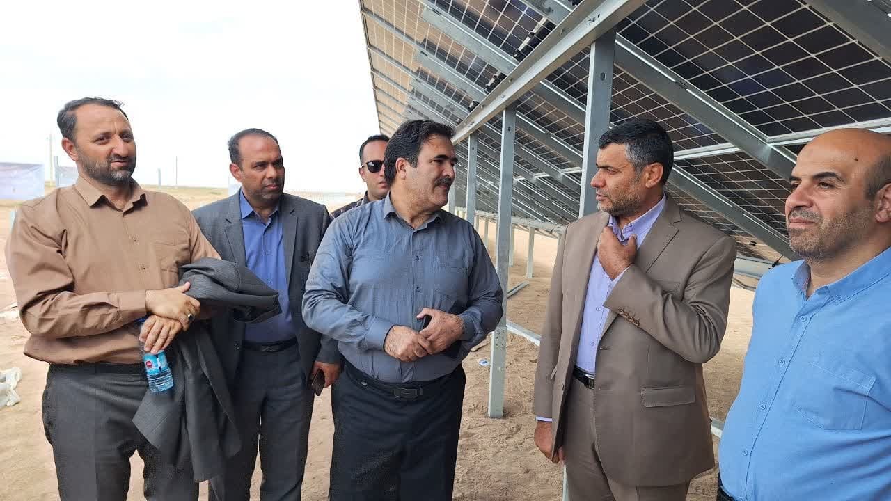 معاون وزیر از نیروگاه خورشیدی در دست ساخت در پاپلی بویین زهرا بازدید کرد