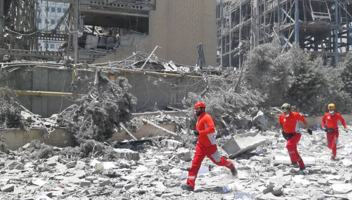 روایتی از آتش، ایمان و انسانیت/ شکوه امدادگران هلال‌احمر در روز‌های تهاجم