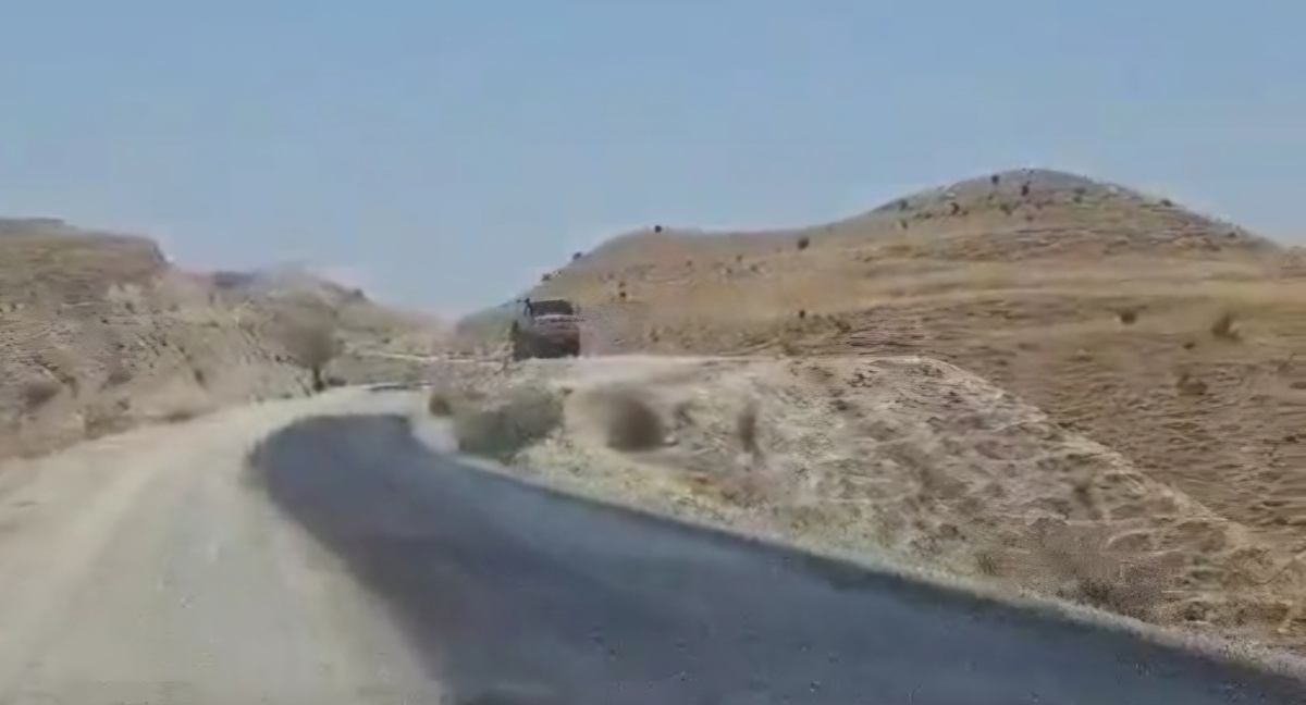 اجرای مراحل پایانی بهسازی و آسفالت راه روستایی دوک در شهرستان لنده