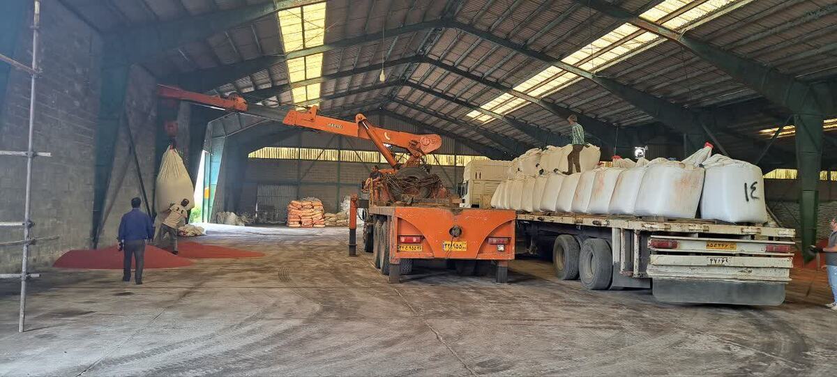 تامین نهاده‌های کشاورزی از مبادی اسکله بندرانزلی و ارسال به کل کشور