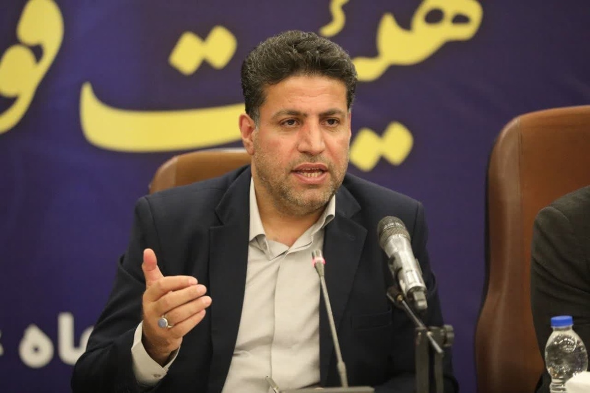 در سه سال اخیر در بازسازی و احیای زمین چمن های فوتبال در شهرستانها اقدامات چشمگیری صورت گرفت