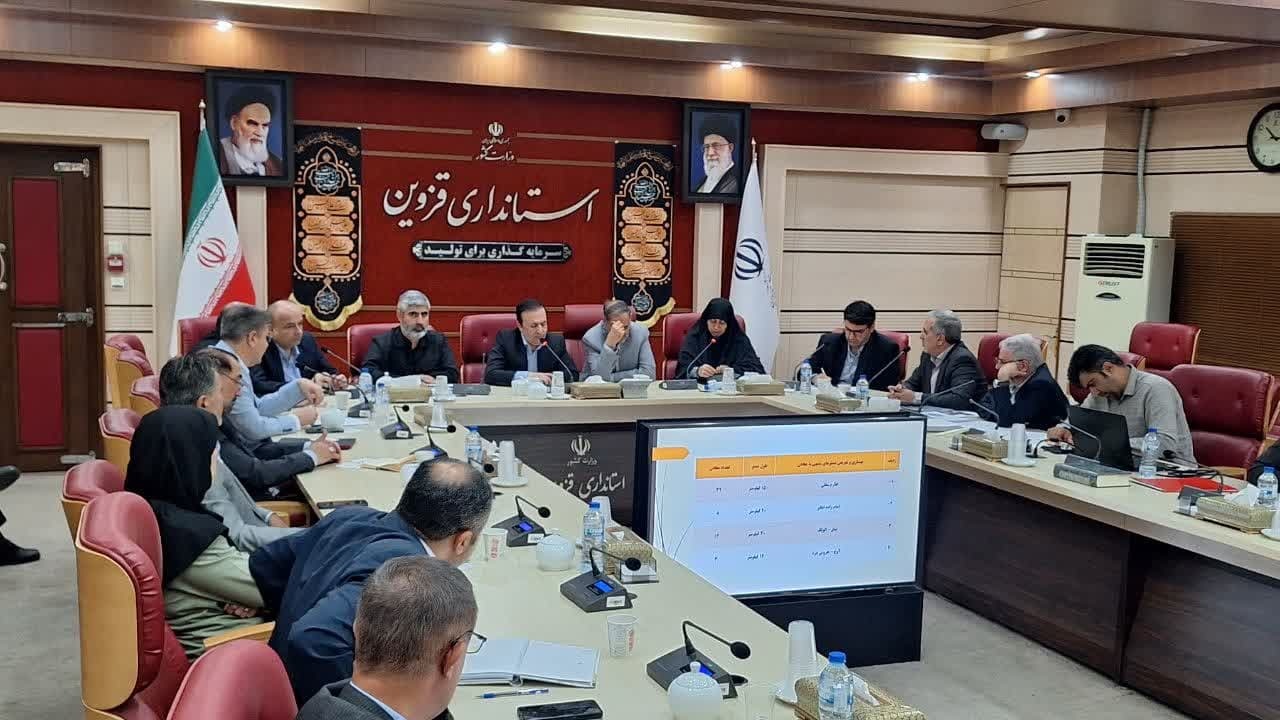 آبنوش: معدن بهترین منبع درآمد برای جایگزینی نفت است