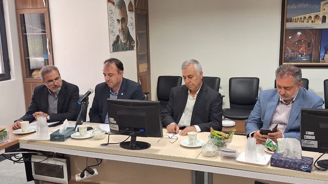 مدیران رانتی در شرکت های زیرمجموعه شستا موجب ورشکستگی کارخانه ها شده اند مدیران رانتی در شرکت های زیرمجموعه شستا موجب ورشکستگی کارخانه ها شده اند