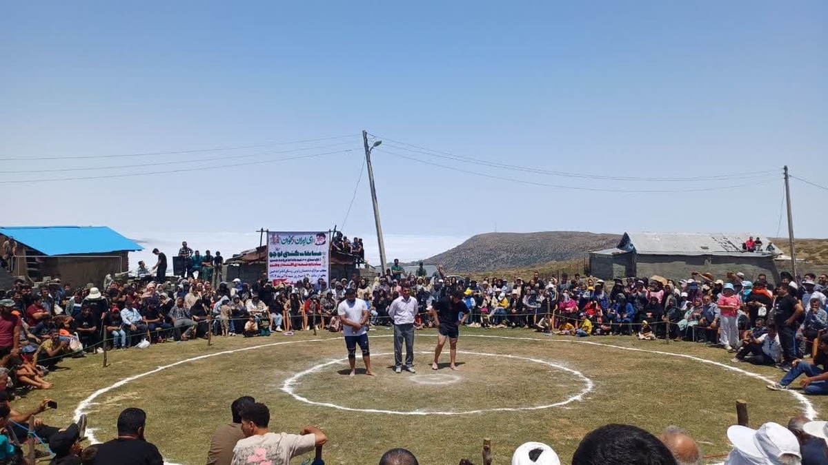 مسابقات کشتی لوچو آیین سنتی ۲۶ عیدماه در امامزاده حسن شهرستان سوادکوه برگزار شد