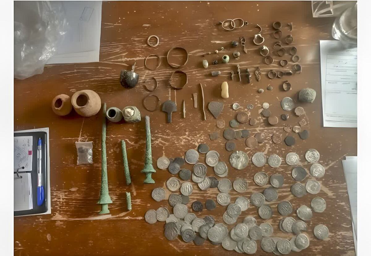 کشف ۱۸۵ قطعه شیء تاریخی در کرمان