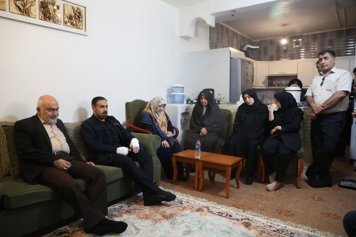  دلجویی و تسلیت استاندار خوزستان به خانواده پرسنل شهید پالایشگاه آبادان + عکس