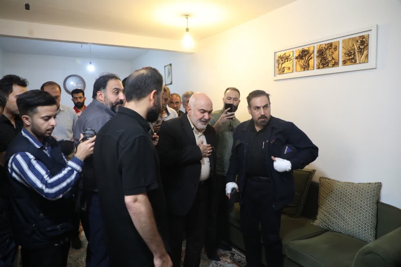  دلجویی و تسلیت استاندار خوزستان به خانواده پرسنل شهید پالایشگاه آبادان + عکس