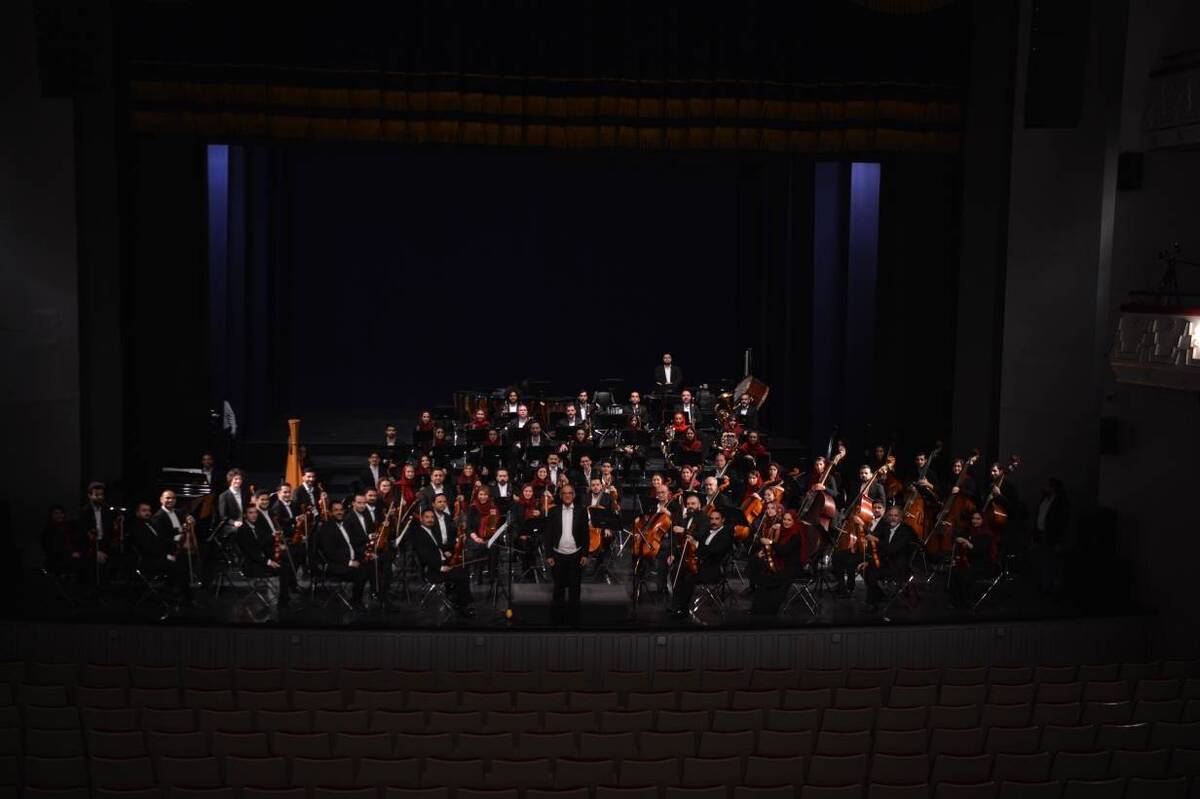 ارکستر سمفونیک تهران در پهنه برج آزادی برای ایران می‌نوازد