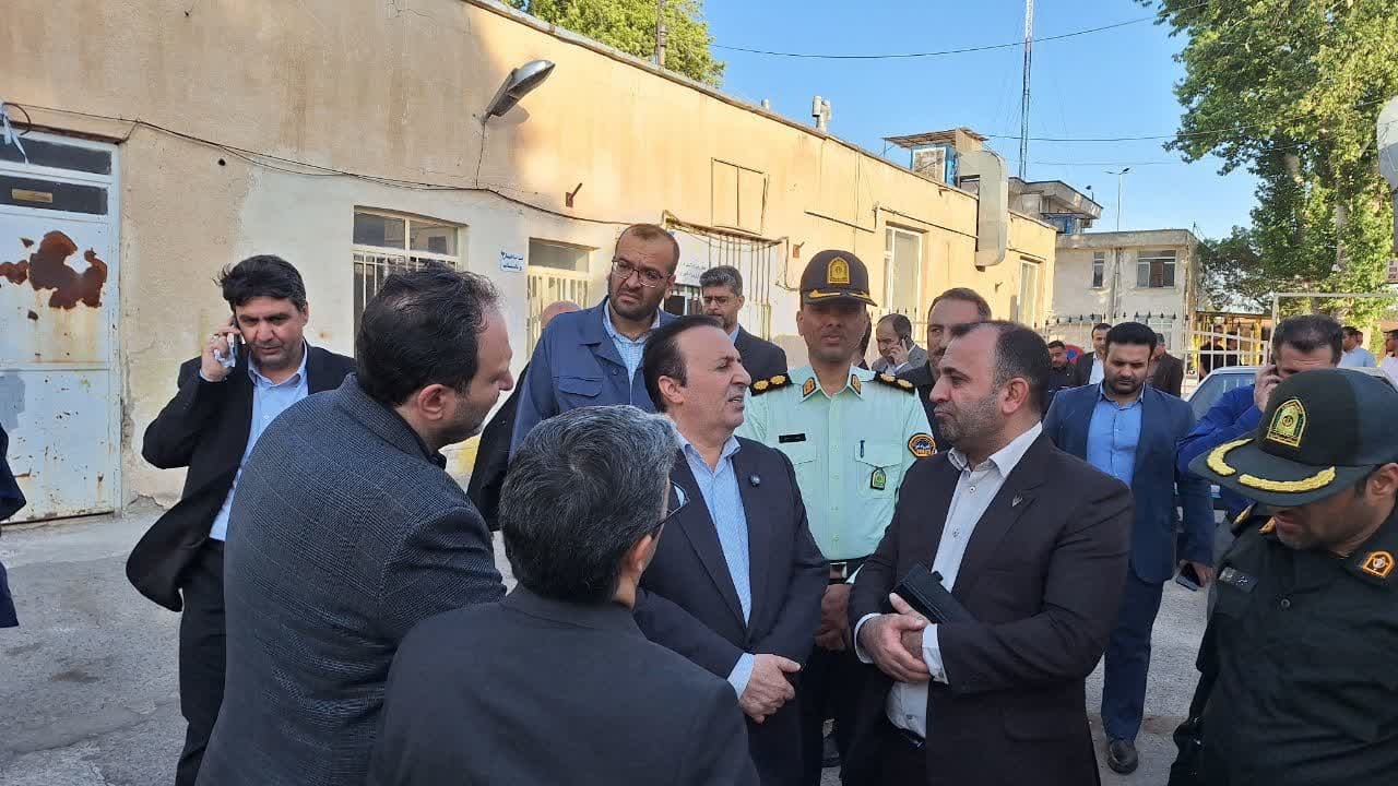 استاندار قزوین از ایستگاه راه آهن قزوین بازدید کرد استاندار قزوین از ایستگاه راه آهن قزوین بازدید کرد