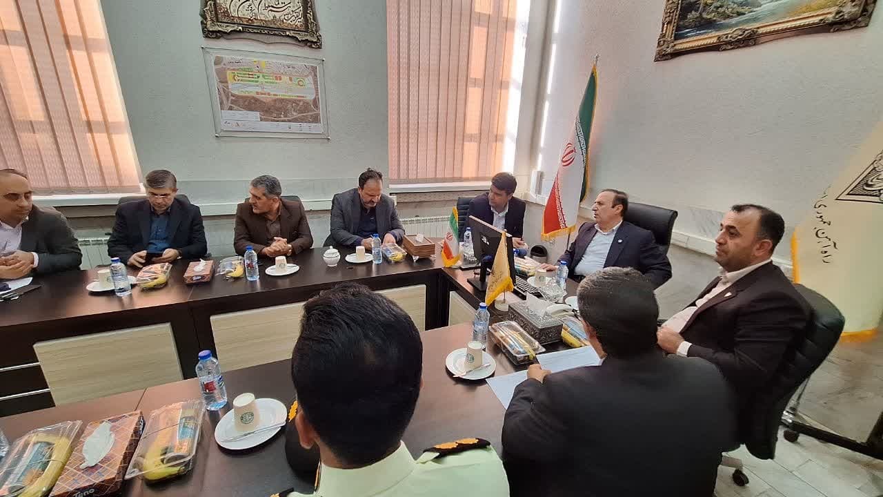 استاندار قزوین از ایستگاه راه آهن قزوین بازدید کرد استاندار قزوین از ایستگاه راه آهن قزوین بازدید کرد