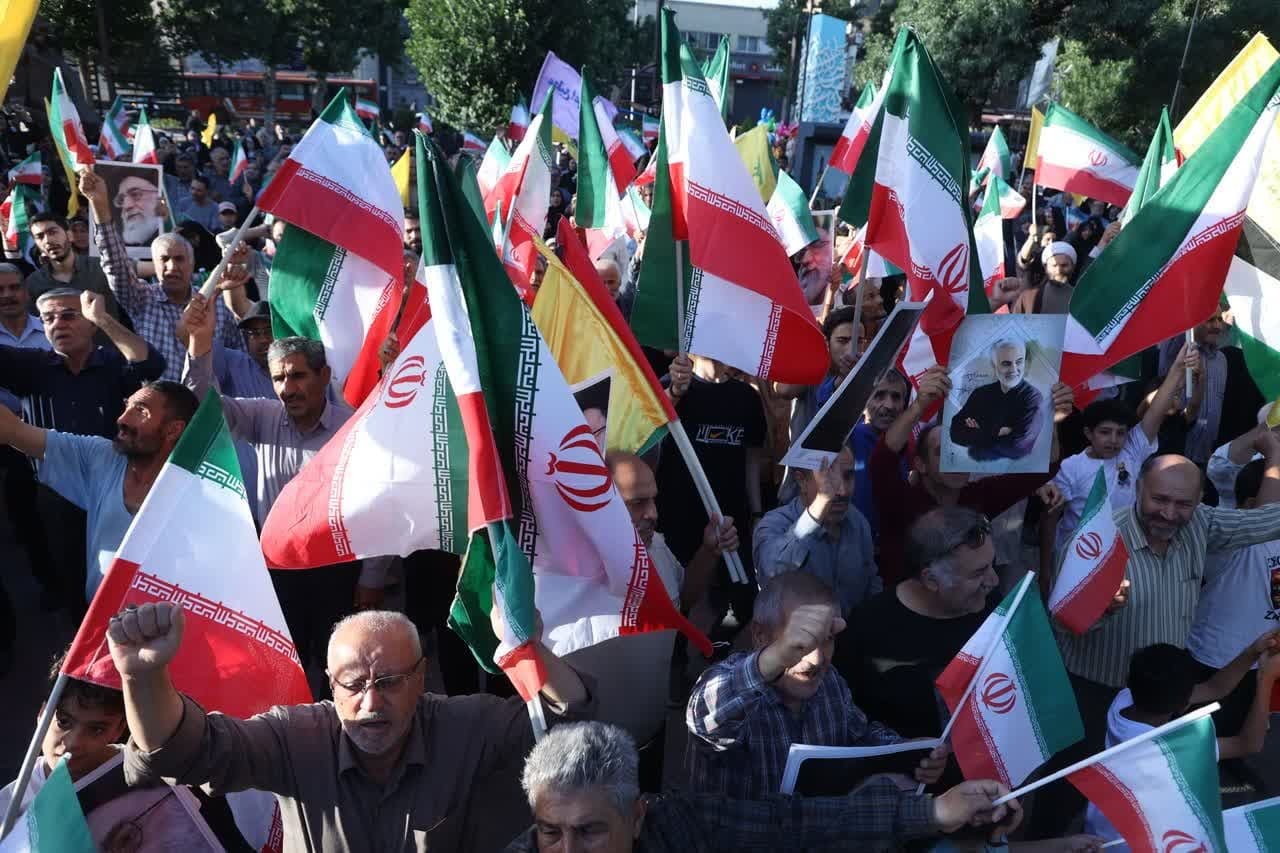 هنر ملت ایران، شکستن همینه پوشالی دشمن است هنر ملت ایران، شکستن همینه پوشالی دشمن است