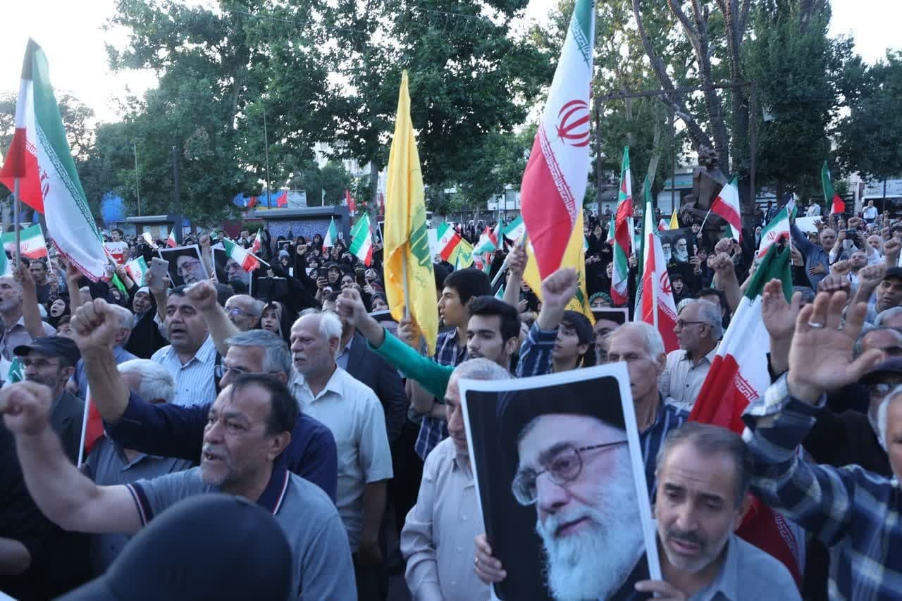 هنر ملت ایران، شکستن همینه پوشالی دشمن است هنر ملت ایران، شکستن همینه پوشالی دشمن است