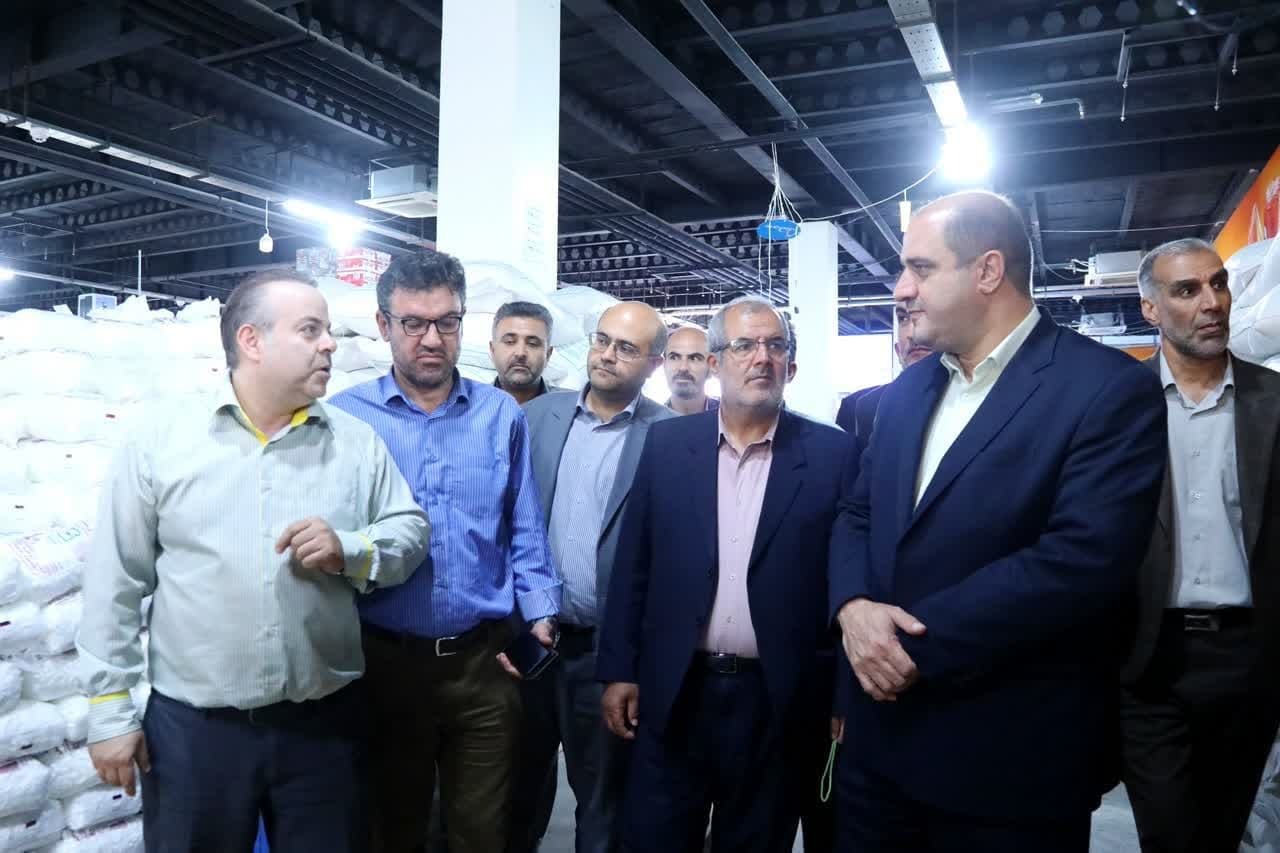 سرپرست معاونت اقتصادی استانداری قزوین از بازار شهر محمدیه بازدید کرد