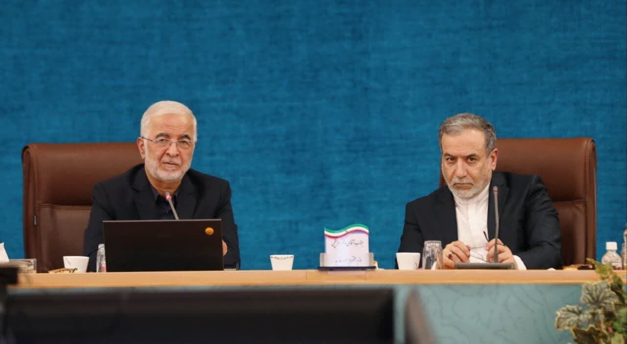 نشست استانداران با رئیس جمهور برگزار شد نشست استانداران با رئیس جمهور برگزار شد