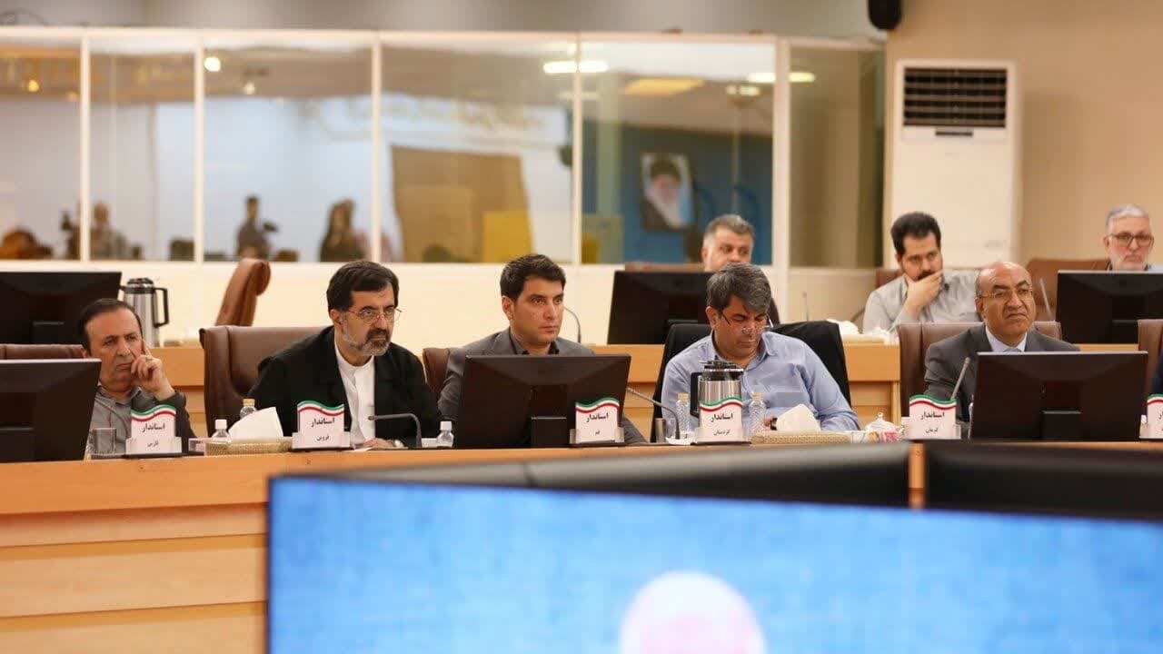 نشست استانداران با رئیس جمهور برگزار شد نشست استانداران با رئیس جمهور برگزار شد