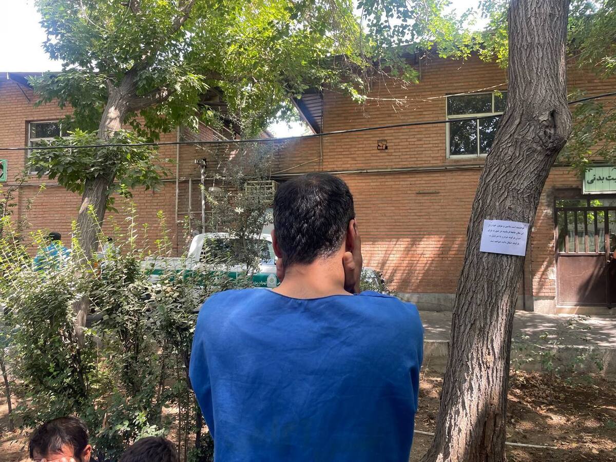 موبایل قاپی پدر بی رحم با پسر ۸ ساله اش در تهران + فیلم گفت‌و‌گو