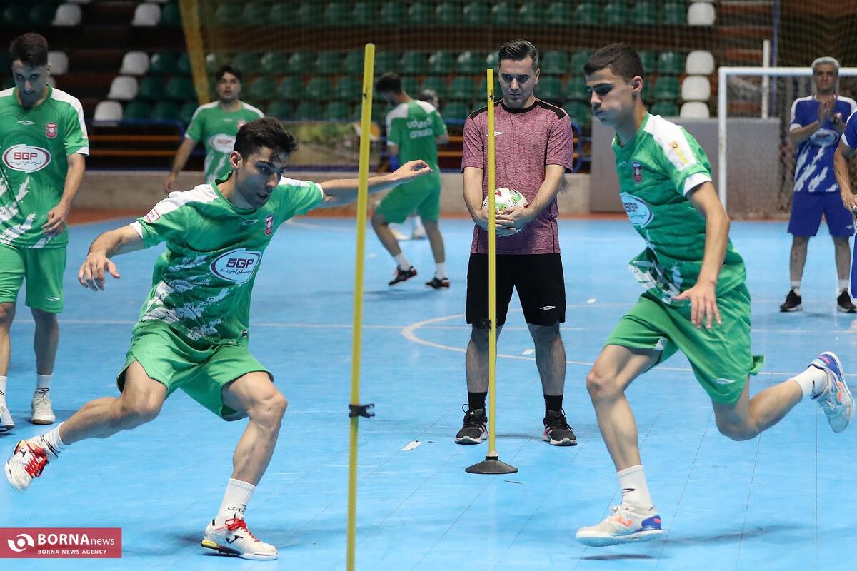 تمرینات تیم فوتسال گیتی پسند پیش از شروع فصل