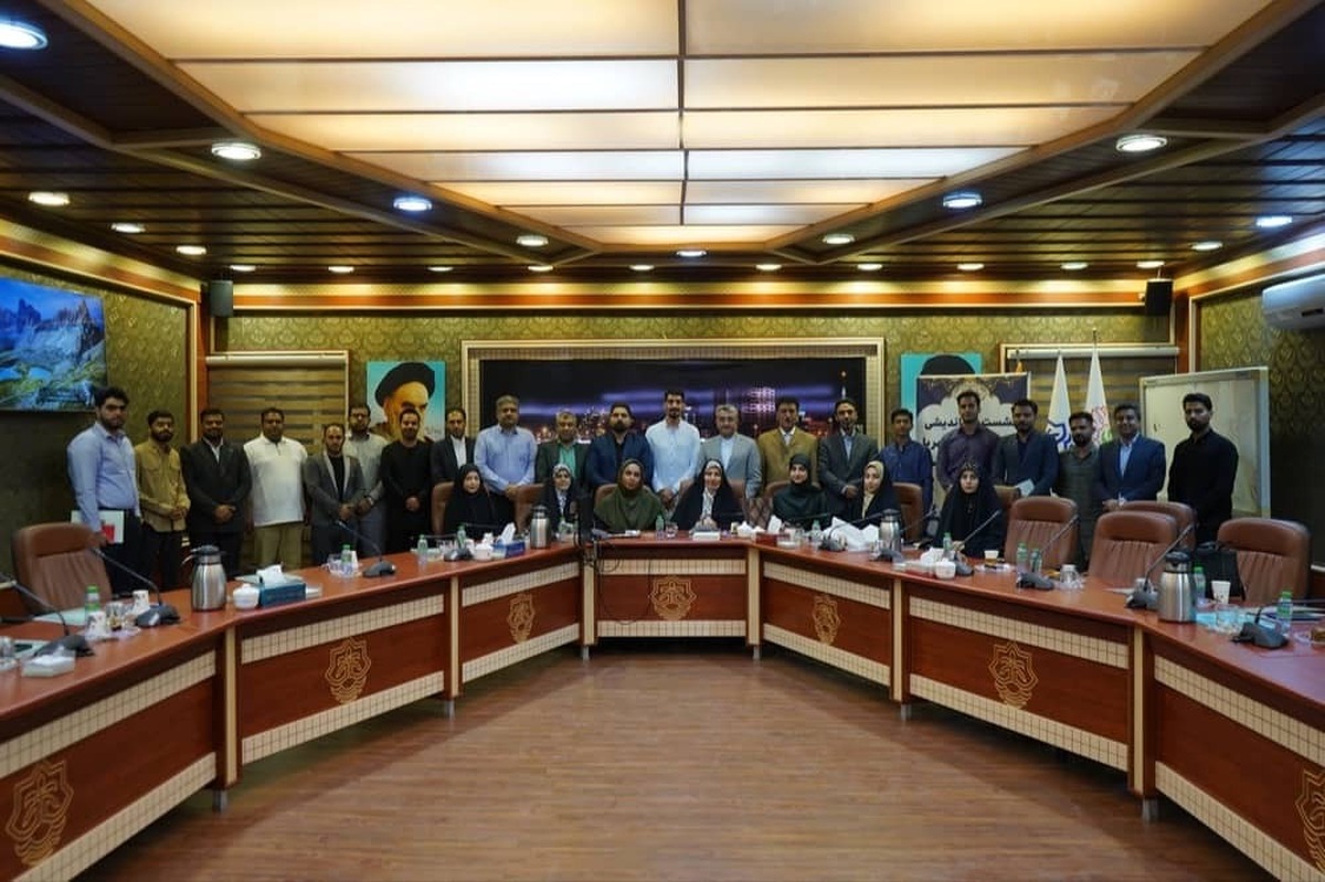 نشست هم‌اندیشی شهردار بندرعباس با جوانان؛ گامی عملی برای مشارکت نسل نو