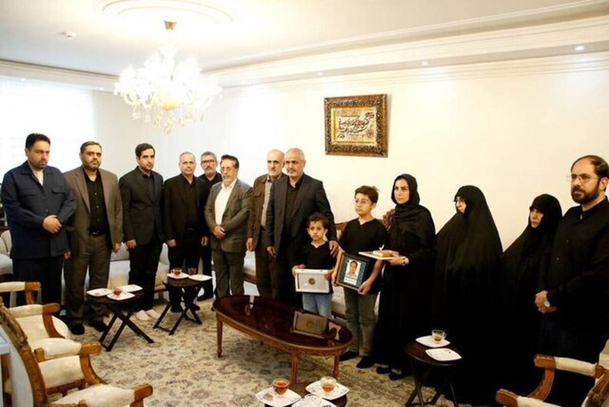 دیدار رئیس کل دادگستری استان تهران با خانواده شهید کمانی