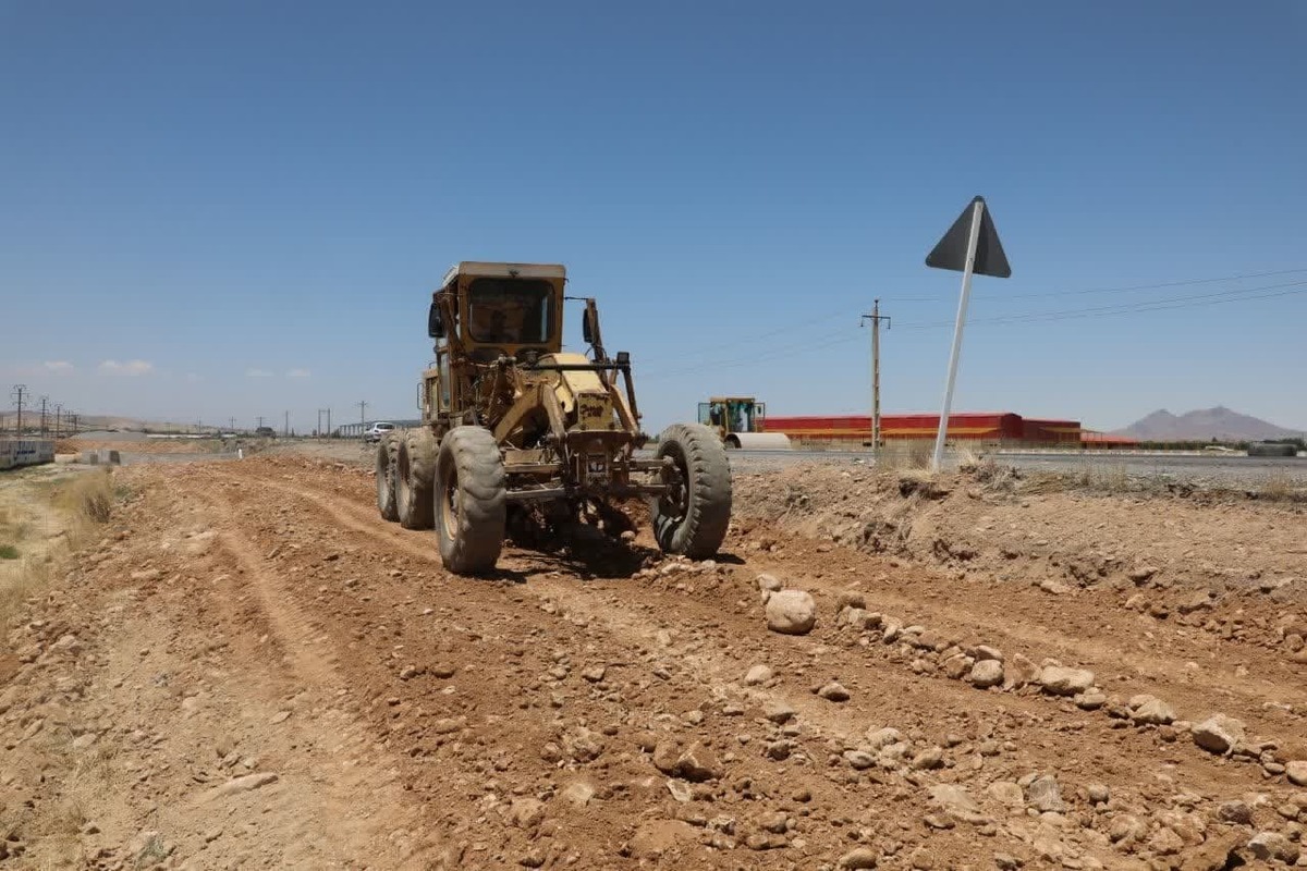 فعالیت شبانه‌روزی ۳۷ کارگاه راهسازی در آذربایجان‌غربی