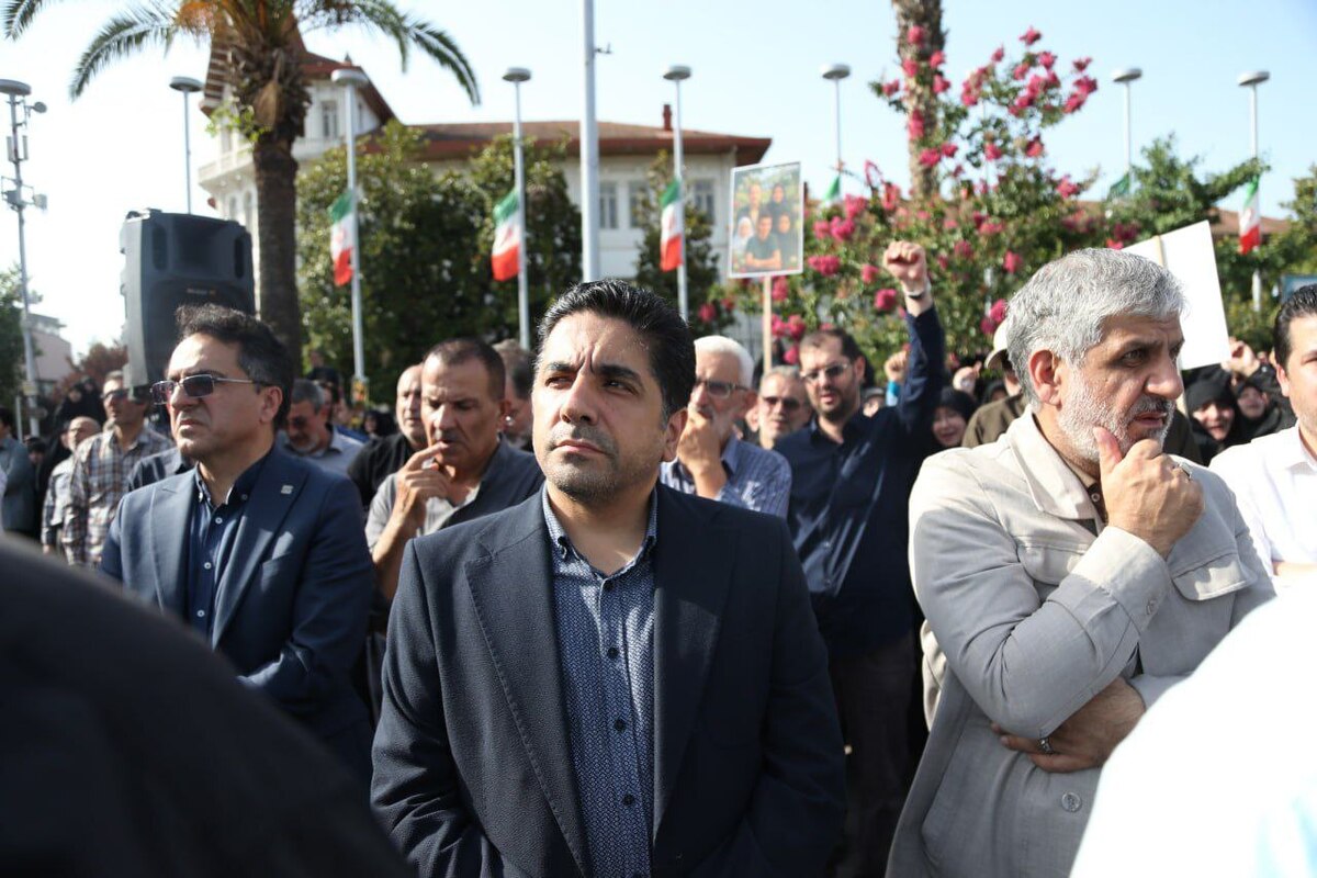 حضور مدیرعامل شرکت توسعه و نگهداری اماکن ورزشی مراسم تشییع پیکر شهدای رژیم صهیونیستی