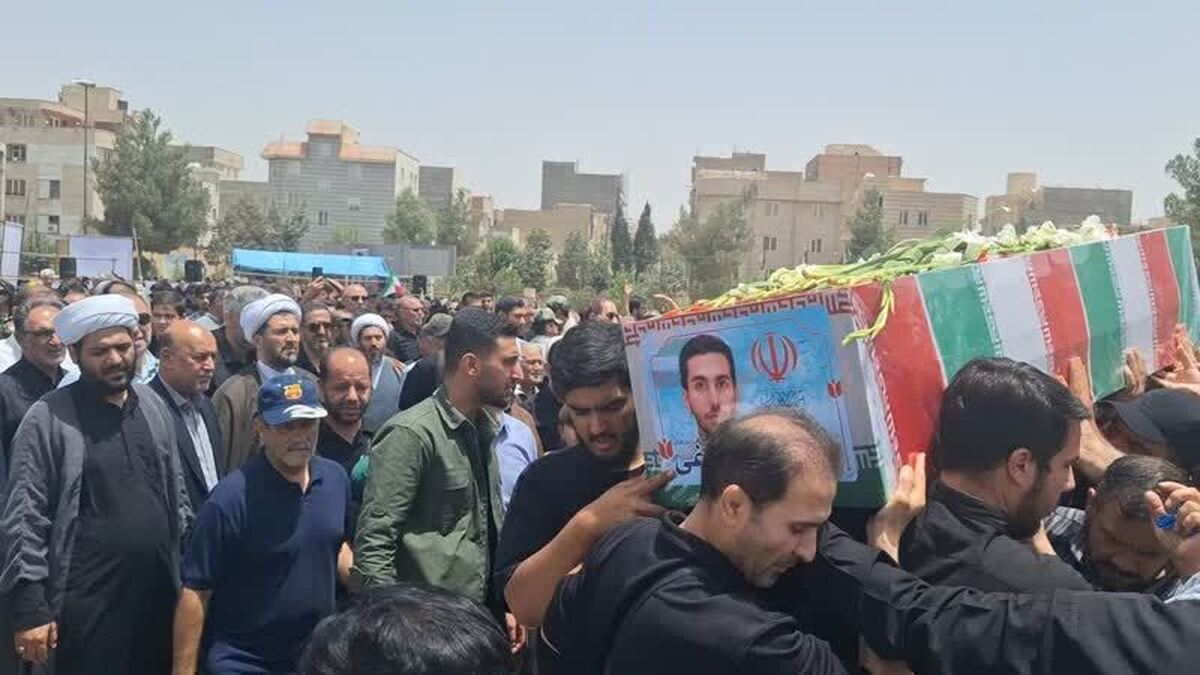 تشییع باشکوه شهید وطن سعید قره‌داغی در اسلامشهر