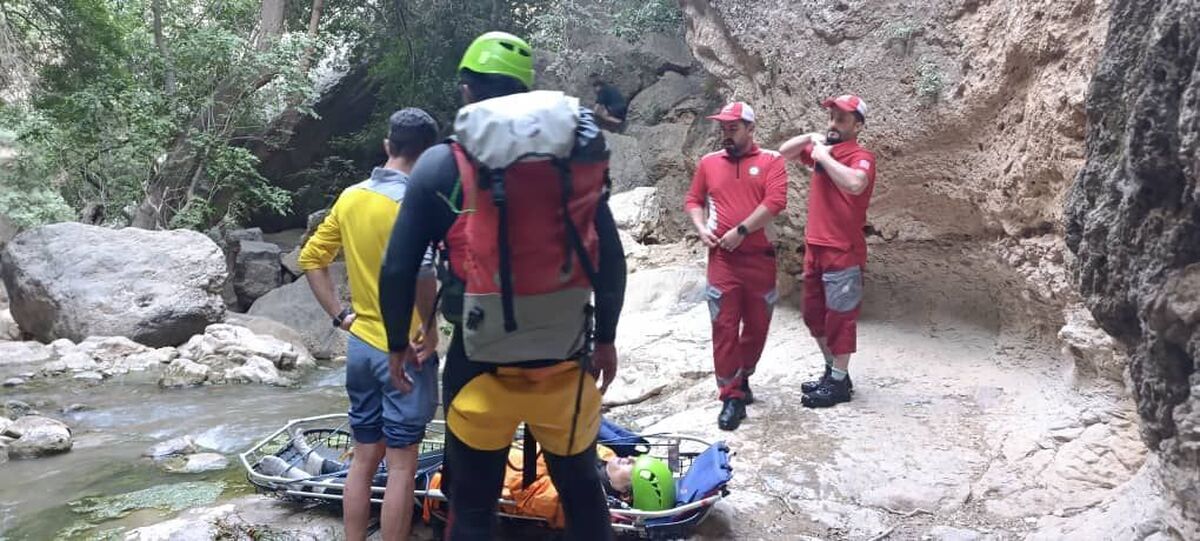 نجات جان بانوی کوهنورد سقوط‌کرده در ارتفاعات بویراحمد