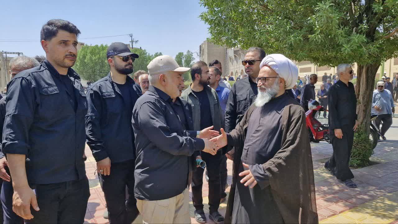 استاندار خوزستان: رژیم صهیونیستی مانند صدام و منافقین محکوم به شکست است /  اتحاد و انسجام ملت رمز پیروزی‌های گذشته و ضامن موفقیت‌های آینده خواهد شد